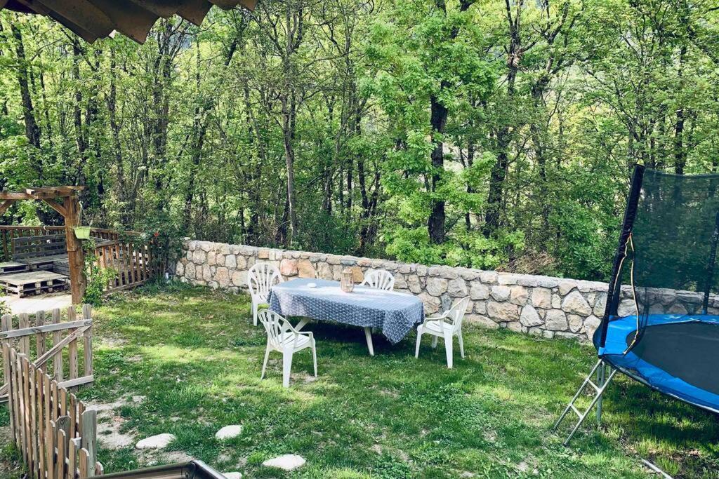 Апартаменти 2P Au Coeur Des Montagnes Avec Piscine Chauffee Пюже-Теньє Екстер'єр фото