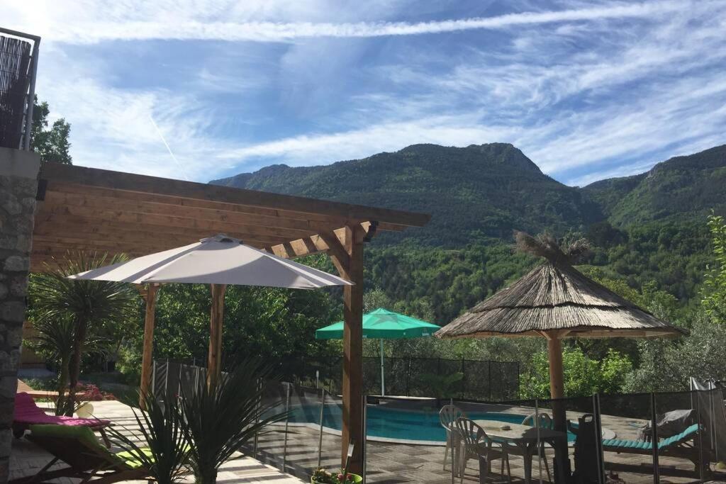 Апартаменти 2P Au Coeur Des Montagnes Avec Piscine Chauffee Пюже-Теньє Екстер'єр фото